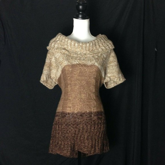 Dots Short Sleeve Knitted Sweater - Picture 1 of 5